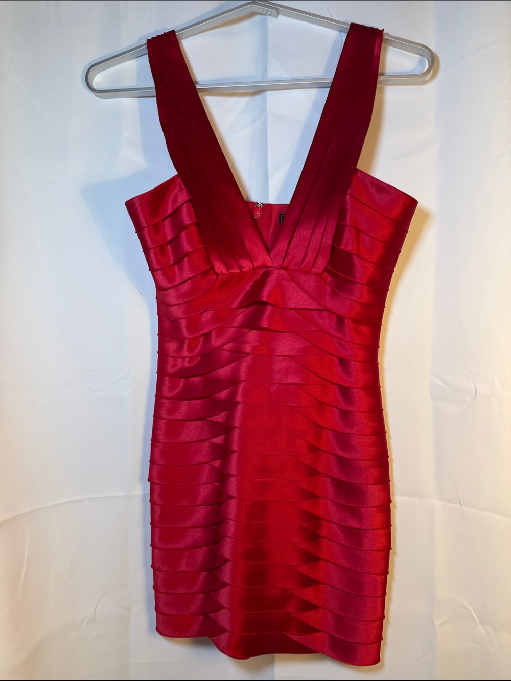 BCBGMaxAzria Red Plunging V-Neck Layered Bandage Mini Dress size: 4